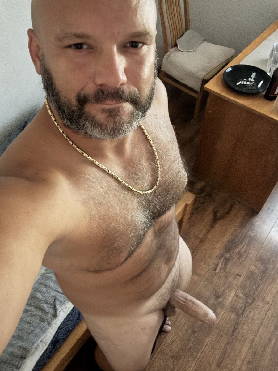Hannibalosss's tweet photo. Naked fella(me) 🤠😀😀 https://t.co/XfbmFUOxF2