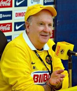 1916Aguila's tweet image. Qué suerte haberlos visto en la banca de mi equipo.
Qué suerte disfrutar de su futbol, de su genialidad y de su personalidad única.

Dos maestros que hoy ya pertenecen al Olimpo americanista.

Pero... ¿Sí tuvieras que elegir, con cuál te quedabas?