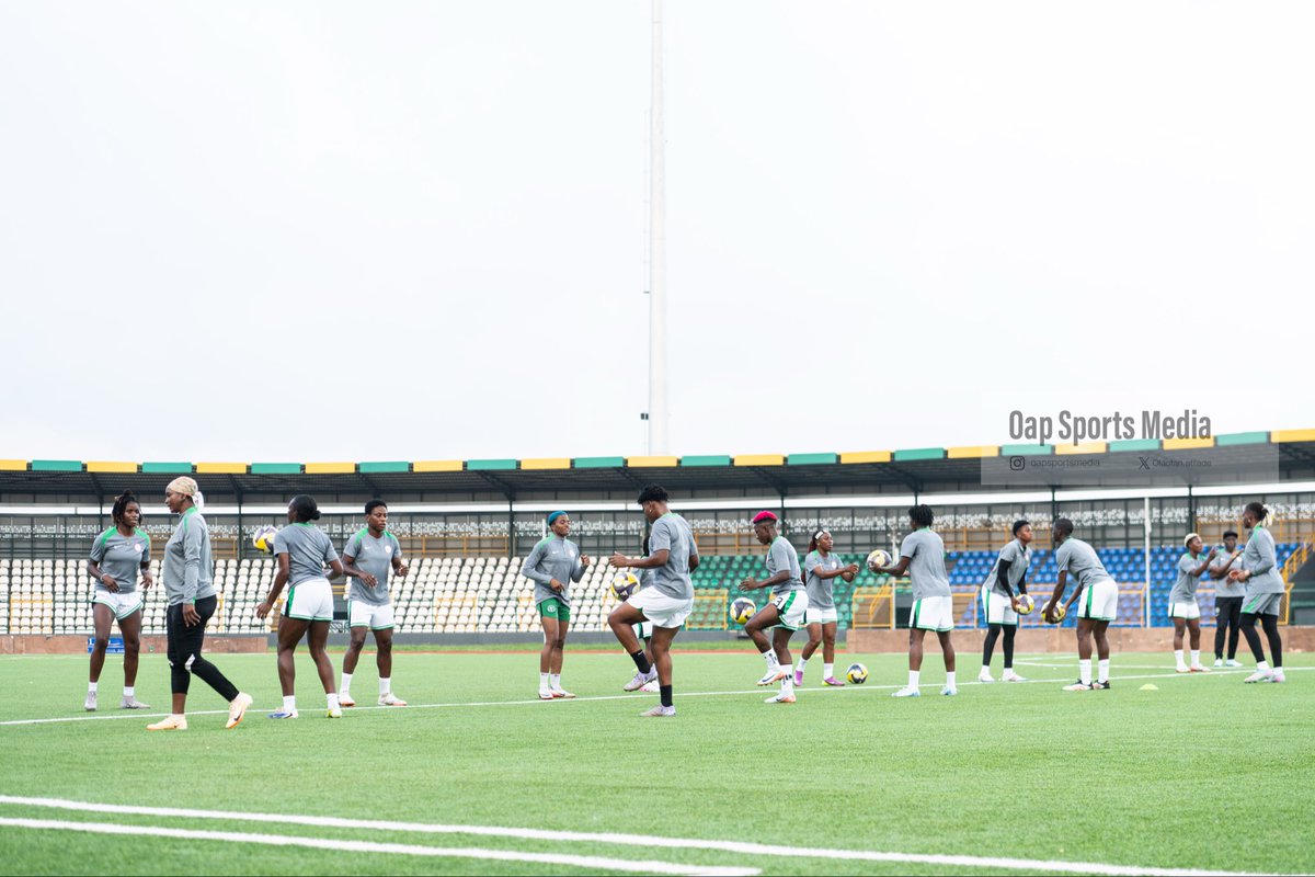 Olaotan_atilade's tweet photo. Final Touches in Abeokuta 🇳🇬🔥
The Super Falcons putting in work ahead of tomorrow’s clash against the Amazons of Benin
Calm faces, sharp focus,the queens are ready to finish what they started 😎
#SuperFalcons #Nigeria #Benin #WomensFootball #FinalTraining #MatchDay #Abeokuta https://t.co/71QdTeh7jg