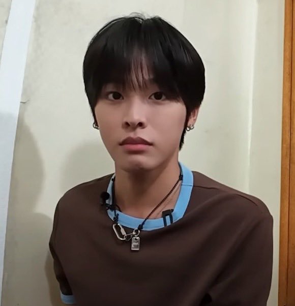 babybird______'s tweet image. when he looks at me clueless as hell like how am i supposed to help you