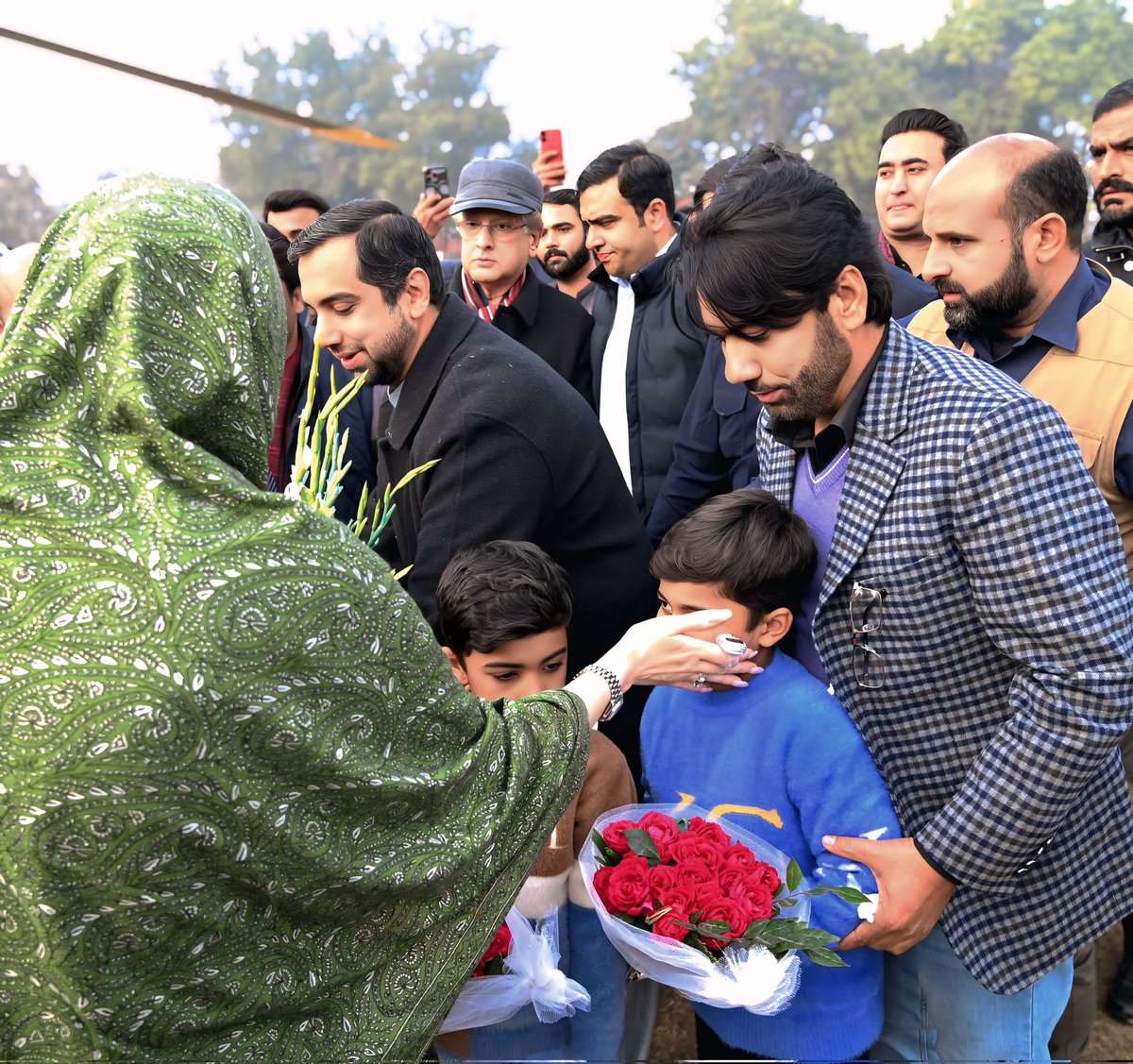 پیارے قائد کی پیاری بیٹی <a href="/MaryamNSharif/">Maryam Nawaz Sharif</a> 
💚آپ جئیں سدا 💚 
💚دھرتی ماں اپنی عظیم بیٹی پہ ھمیشہ نازاں رھیگی💚
<a href="/AzmaBokhariPMLN/">Azma Zahid Bokhari</a> 
<a href="/Marriyum_A/">Marriyum Aurangzeb</a> 
<a href="/TararAttaullah/">Attaullah Tarar</a>