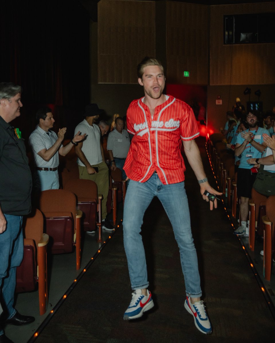 Awesome Inc tweet media