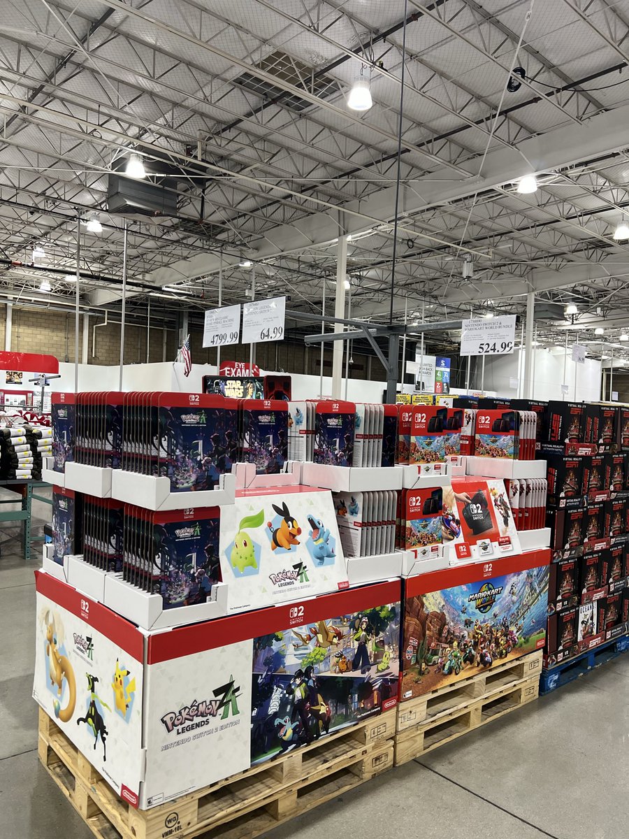 mikeTCGtrader's tweet image. At Costco in La Habra. @LA_PTCGRestock @SFV_TCGRestocks @squirtletcgoc2