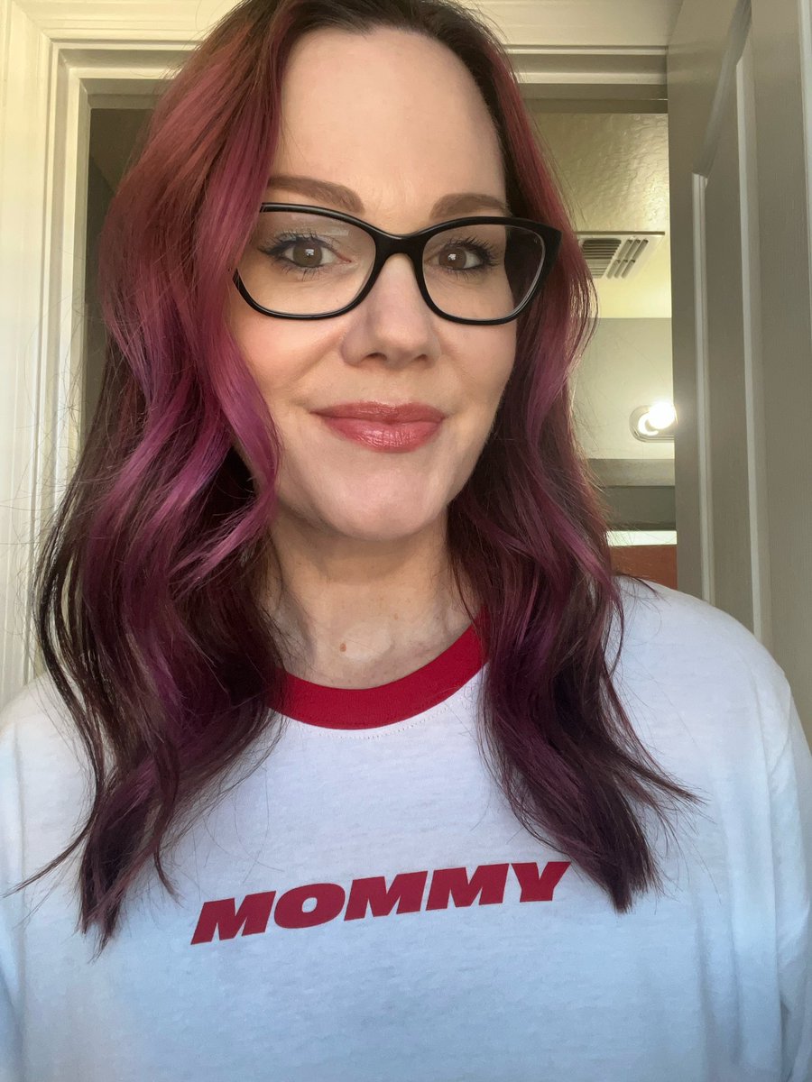 Hi 👋 I’m 42 today.
A few more wrinkles, a few more life lessons, and an ever-growing appreciation for the love and fullness in my life. I’d say that’s a damn good year. 👍
I’m happy. I hope you are too. ❤️