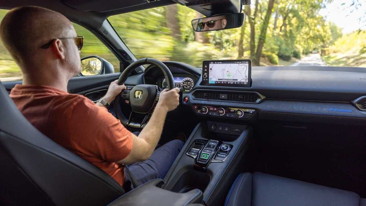 Auto Express tweet media