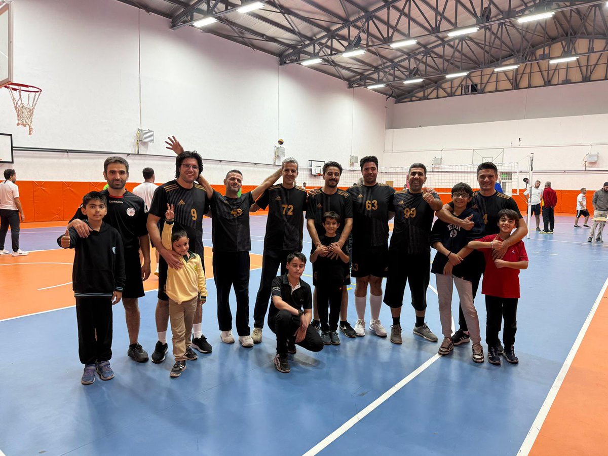 Kayapınar MEM Öğretmenler Arası Voleybol Turnuvası’nda emek veren, okulumuzu en güzel şekilde temsil eden tüm öğretmenlerimize teşekkür ediyorum. Dayanışma, ekip ruhu ve dostluğun en güzel örneklerini sergilediniz. 👏
 #VoleybolTurnuvası