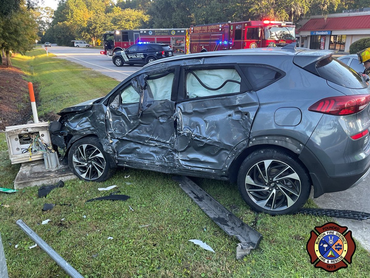BurtonFD_SC's tweet photo. This past week, #BurtonFD responded to 68 emergencies in @bftcountysc; Including, (38) medical emergencies, (3) Brush/Trash/Unsafe outdoor fires, (1) Vehicle fire, (4) vehicle collisions - all resulting in injuries, (8) building inspections, (6) public education/training events. https://t.co/wg1mm8Zo5v