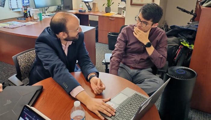 🤖 La IBERO trabaja para crear un centro de capacitación en IA con impacto social en toda América Latina.

Durante su visita a la Universidad de Notre Dame, docentes presentaron avances y proyectan un curso internacional de verano sobre IA ética e inclusiva: