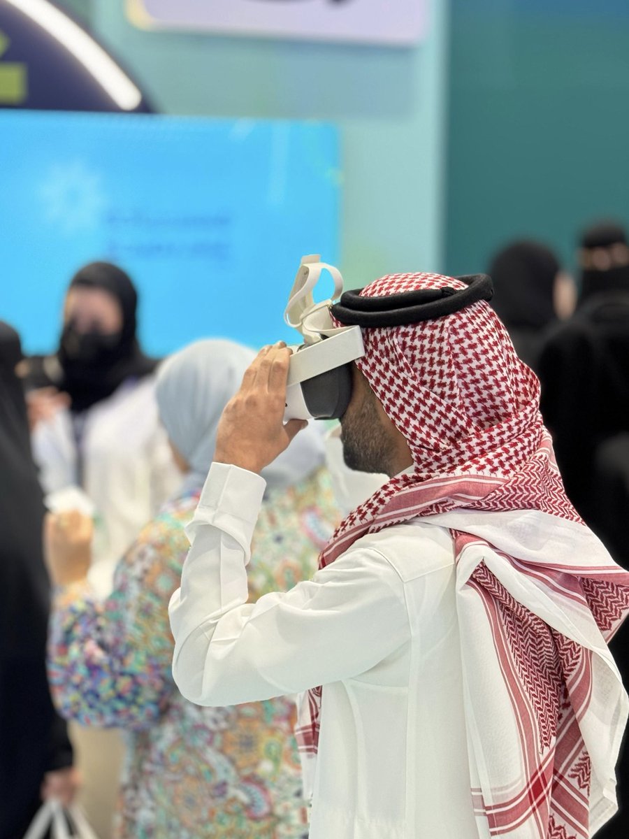 المشاعر هي البوابة لفهم الذات 
تجربة علمية مبتكرة في ركن المشاعر في مساحة #عش_بصحة 
#ملتقى_الصحة_العالمي