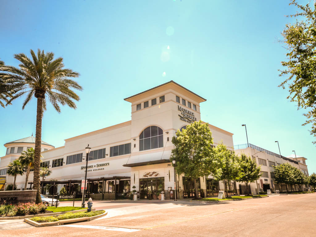 HintonHomeTeam's tweet image. 🚨 Coming Soon to West Houston!
Modern 3-story home in a gated cul-de-sac community. Open-concept living, chef’s kitchen, &amp;amp; private guest suite. Elevator-ready + minutes from CityCentre &amp;amp; Energy Corridor.

📞 Michelle Hinton 832-795-2246
#HoustonRealEstate #CompassHouston