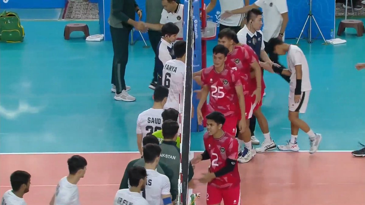 volleyballidn's tweet photo. Boy's Volleyball

22 - 25
25 - 13
25 - 19
26 - 24

Pakistan 🇵🇰 3 - 1 🇮🇩 Indonesia

Langkah tim putra Indonesia ke Final terhenti di tangan Pakistan.
Rabu petang, Indonesia akan kembali menghadapi Thailand di Bronze Medal Match 🥉
#asianyouthgames2025 https://t.co/tWus04NPFH