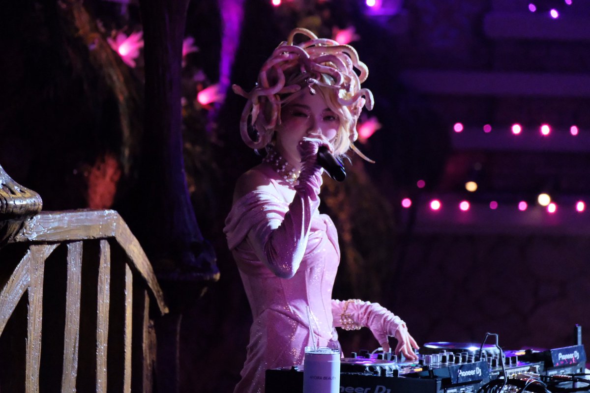 misomnn's tweet image. 夢だったかもしれないと思って延々と撮った写真眺めてる、、