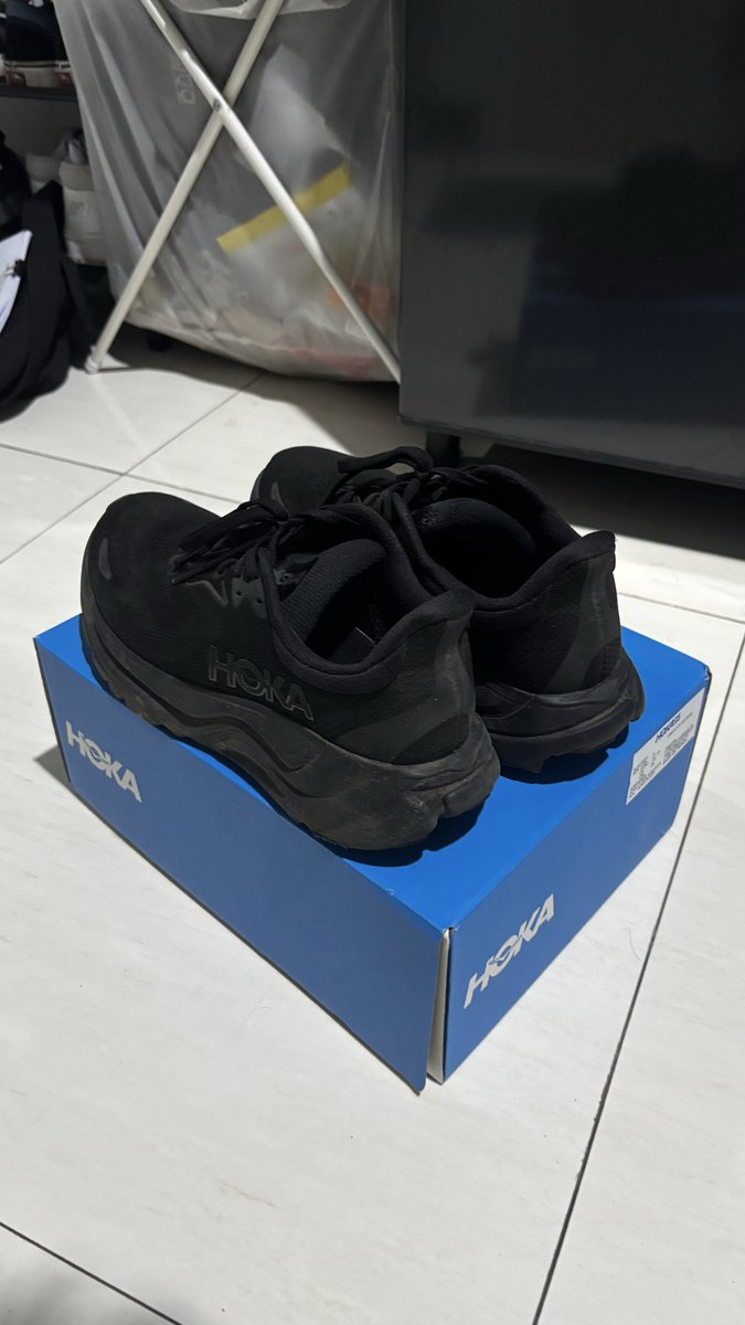 ChendoLim's tweet photo. #WTS jual Hoka Arahi 8 size 41
- pemakaian baru 1-2 bulanan
- beli di store hoka sency 2,5 jt
- jarang dipakai (salah ukuran)
- Rp. 1.550.000,- ajaa, yu di beli !

#hoka #runningshoe #WTB #arahi8 https://t.co/YqZuYQlOTN