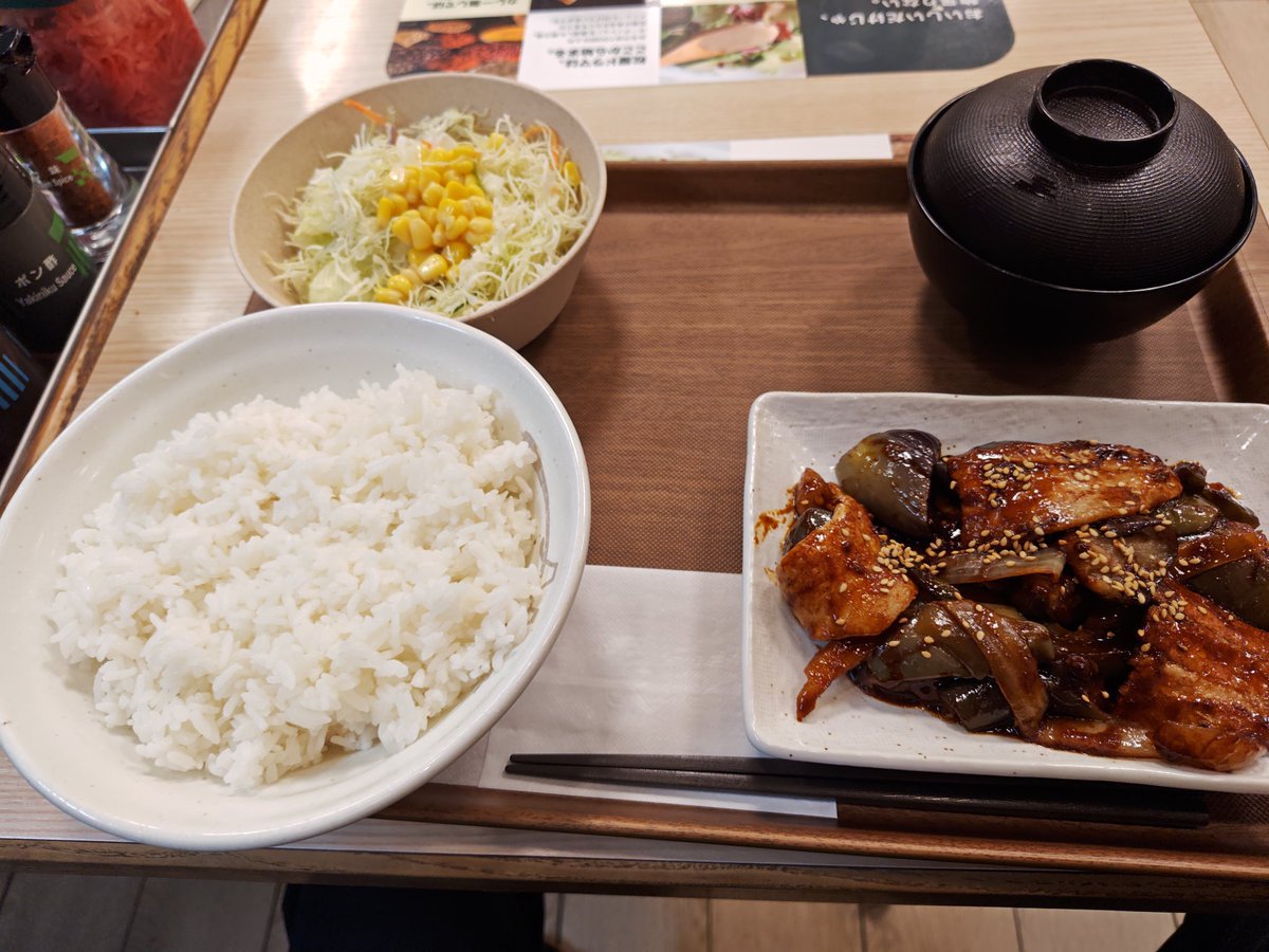 夜も更けて参りました午前2時50分