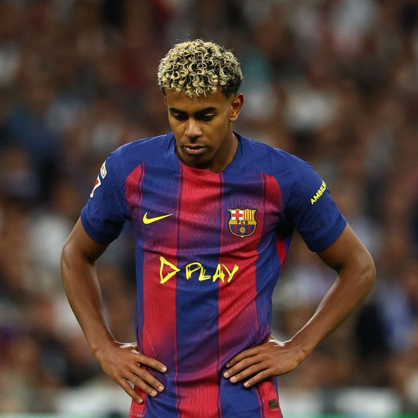 DAZN_ES's tweet image. ¿Está Lamine Yamal en el top10 de mejores jugadores del mundo?

El ránking de David Suárez en #LaDazoneta 

👉📰 dazn.com/es-ES/news/f%C…