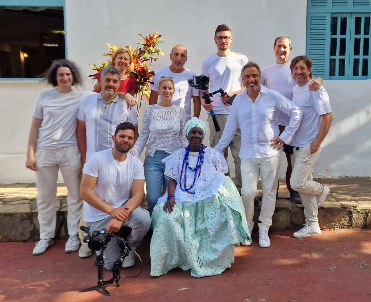 OfficialTozzi's tweet photo. Tutta la troupe di #sapiensunsolopianeta @raicultura vi saluta da Bahia di bianco vestita.
Alla prossima primavera.
Nel frattempo: #casasapiens #sapiensfiles #sapiens2.0 su @raicinque e @raiscuola in onda tutto l'anno, ogni settimana. Speciale per i nostri sarchiaponi adorati. https://t.co/WY3P07xPTy