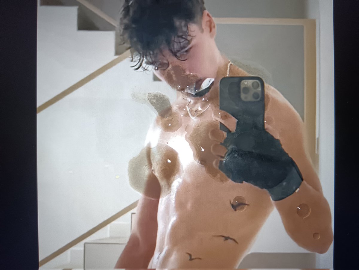 Bañando de leche a un tiktoker que se lo merece 💦