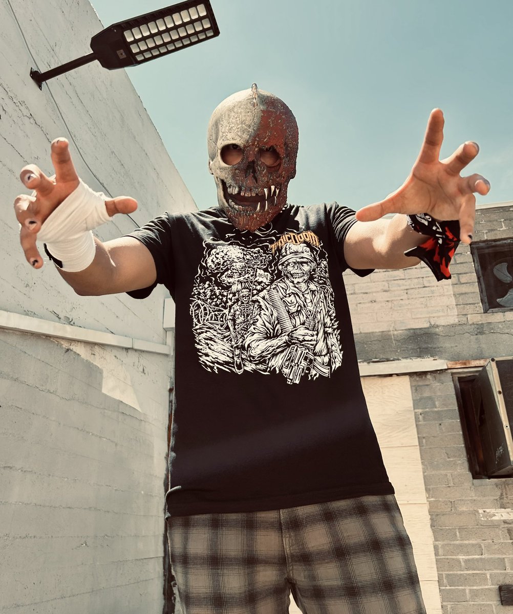 kevin_slayer_'s tweet image. Repping the “Fallout 2.0” Tee from “TOXIC DOOM STUDIOS”

#horror #modelling #MASKS