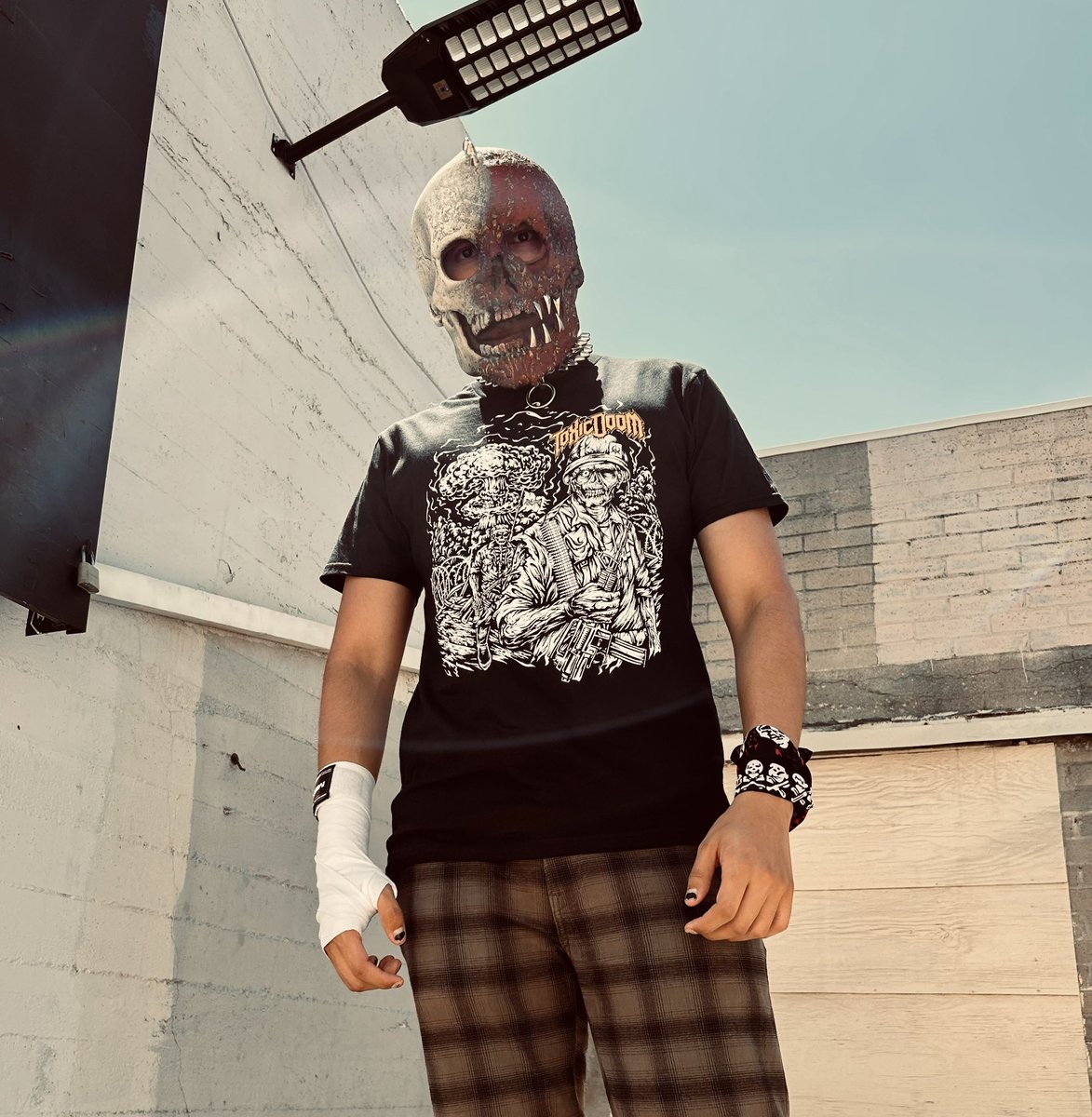 kevin_slayer_'s tweet image. Repping the “Fallout 2.0” Tee from “TOXIC DOOM STUDIOS”

#horror #modelling #MASKS