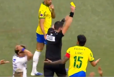 jornalhojeemdia's tweet photo. Dublador revela conversa entre jogadores e árbitro em não expulsão de Gustavo Gómez
https://t.co/7LsdtszW8R
📷 Reprodução/SporTV
#esportes #futebol #cruzeiro #palmeiras #polêmica #wanderson #gustavogómez #dublagem #gustavomachado #jornalhojeemdia https://t.co/pPK3K45ToT