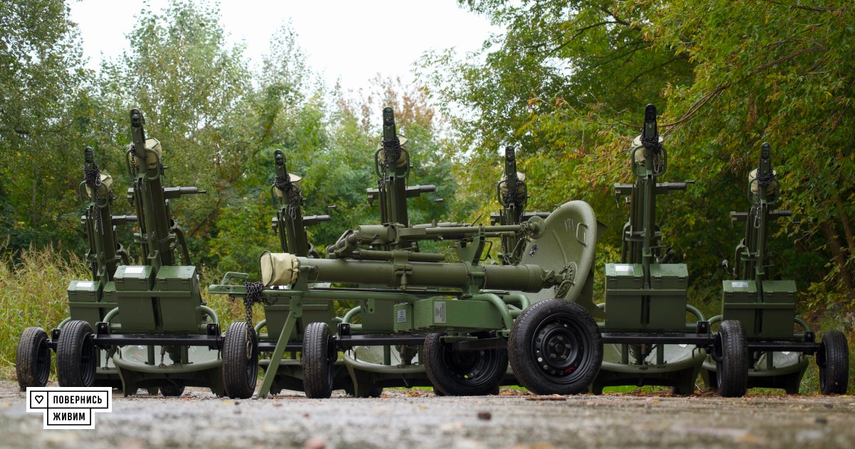 Jeff21461's tweet image. 🇺🇦 The Ukrainian charity organisation Come Back Alive has delivered a new batch of aid to the Ukrainian armed forces, which included at least 8 Ukrainian-produced MP-120 120mm mortars.
The organisation also announced that it has transferred a grand total of 1.048 mortars in…