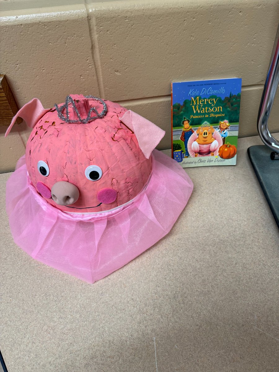 KbunkElementary's tweet photo. These Pre-K Pumpkin Book Characters are always such a great project!! https://t.co/9DcpaxnPz4