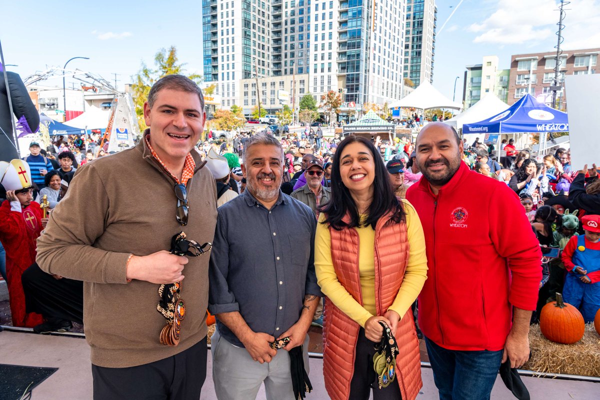 WheatonMD's tweet image. 🎃✨ What an amazing day at HalloWheaton! From costumes and pumpkin decorating to spooky music, games, crafts, and s’mores  — the plaza was full of laughter and community spirit. 👻💛 Thanks to everyone who joined the fun! #WheatonMD #FallFun