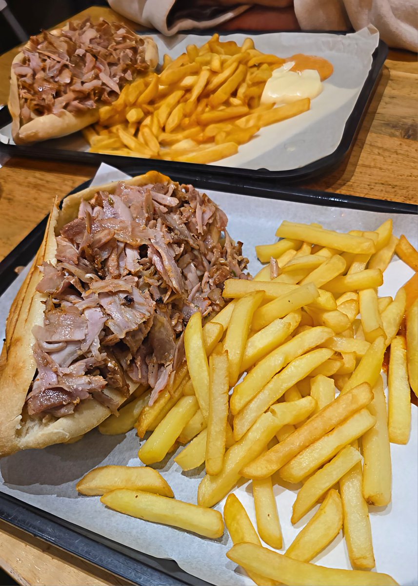 BeralAnta's tweet image. Des fois y&apos;a rien de plus réconfortant qu&apos;un simple grec a l&apos;ancienne