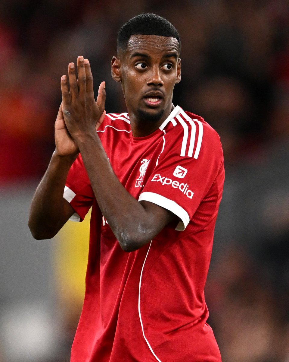 chadoxweb3's tweet image. It’s quiet because it’s Liverpool If it was United, Sky Sports would host a special 😤🔴 #MUFC #PremierLeague