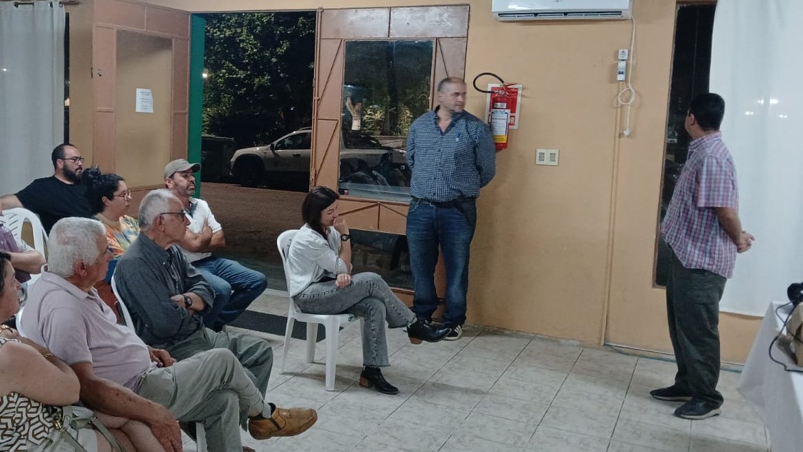 PlanAgro's tweet photo. El pasado viernes en📍Río Branco, Cerro Largo
Se realizó la
✔️Presentación del Plan Nacional de Lucha contra la Garrapata
🗣️Dr. Carlos Fuellis #DGSG
📌Sociedad Rural de Río Branco
@MGAPUruguay #DGDR #SRRB Diogo Delgado, Ing. Santiago Barreto #PlanAgro https://t.co/PNBKCV8WB5