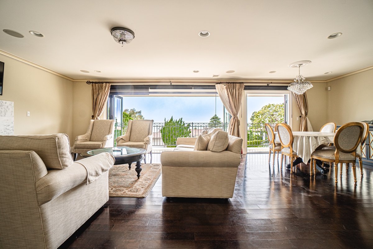 DanMishev's tweet photo. ✨ Fully Furnished Coastal Luxury – 1312 Via Zumaya, Palos Verdes Estates, CA 90274 ✨
🌊 Panoramic Ocean, Catalina &amp; Mountain Views
🏡 5 Beds | 4 Baths | 4,151 Sq Ft | Spacious Living | Gourmet Kitchen

💰 Lease: $10,000/month

DM for details or to schedule a private showing! https://t.co/7vtDJQS3aF