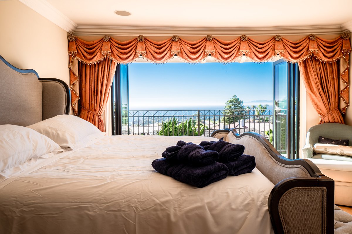 DanMishev's tweet photo. ✨ Fully Furnished Coastal Luxury – 1312 Via Zumaya, Palos Verdes Estates, CA 90274 ✨
🌊 Panoramic Ocean, Catalina &amp; Mountain Views
🏡 5 Beds | 4 Baths | 4,151 Sq Ft | Spacious Living | Gourmet Kitchen

💰 Lease: $10,000/month

DM for details or to schedule a private showing! https://t.co/7vtDJQS3aF