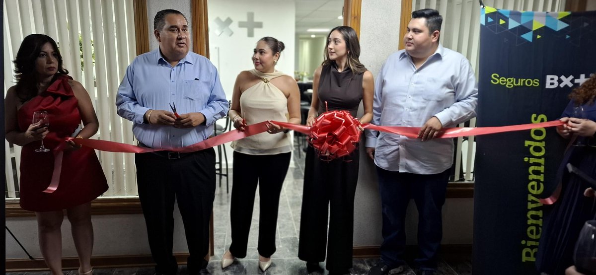 AssistAmericaLA's tweet photo. Agradecemos a #ProSeg promotoría de @VePorMasSeguros en #Torreón, y a su director Luis Ortiz por su invitación a su reunión especial de agentes el pasado 23 de Oct. donde compartimos los beneficios de los servicios de #AssistAmerica y a la inauguración de sus nuevas oficinas. https://t.co/1vMKr0wsnI