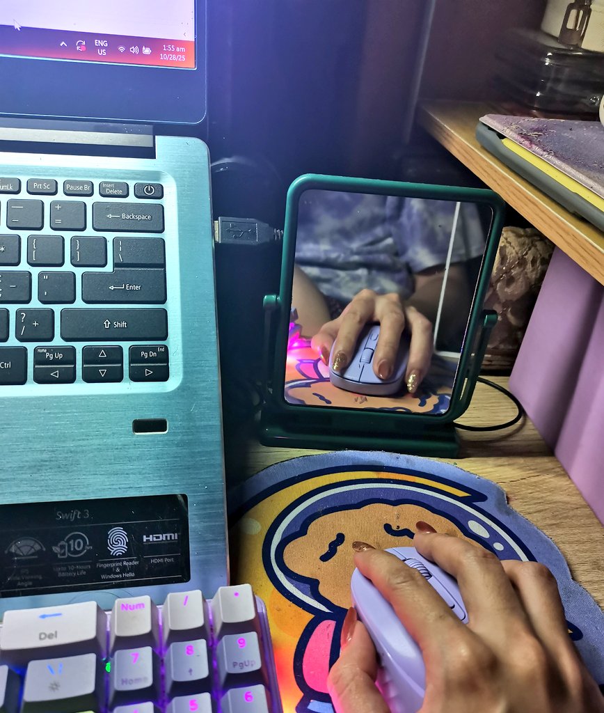 tengthana's tweet photo. Trying to love my nails kahit na mukhang adidas yung kamay ko, hirap na hirap ako mag type sa keyboard, at pa tita na yung typing ko rin s phone. Eme https://t.co/in7PmyDlZF