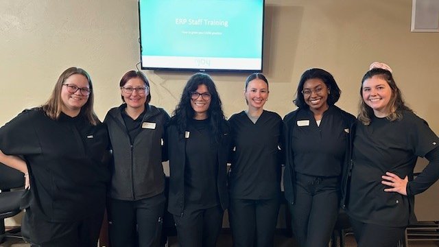 nJoyVision's tweet image. 😊Thanks to @VisionSourceMWC for hosting nJoy Vision&apos;s Beverly Fox today. It was great to spend time with their staff and share the latest on #LASIK, #EVOICL, and #LensReplacement!