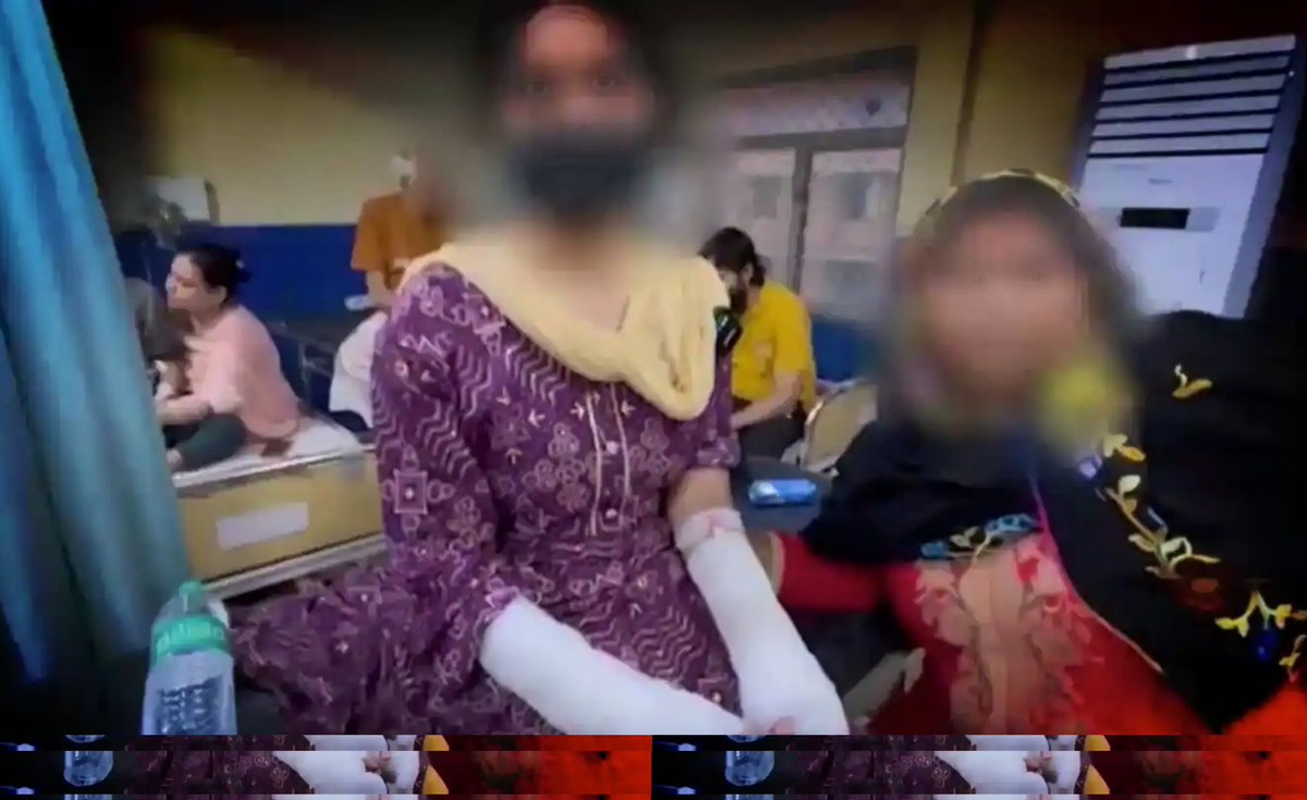 theskindoctor13's tweet image. A second-year B. Com student at DU was reported to have been attacked with acid by three men, one of whom had allegedly been stalking her for a long time. The incident triggered huge outrage.

Except, the story was fake. The burn marks on her hands were caused by a toilet…