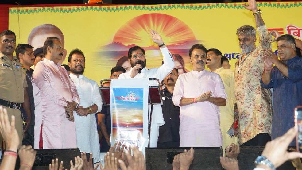 mieknathshinde's tweet image. आता लवकरच बिहारमध्ये विधानसभा निवडणुका होत आहेत यात आपण सगळे सहभागी होण्यासाठी जाणार असाल. देशाला आणि बिहारला प्रगतीकडे घेऊन जायचे असेल तर या विधानसभा निवडणुकीत पंतप्रधान नरेंद्र मोदीजींचे हात बळकट करा.
तसेच मुंबईचा चेहरा मोहरा बदलण्याचे काम सध्या सुरू आहे, कोस्टल रोड बनला आहे,…