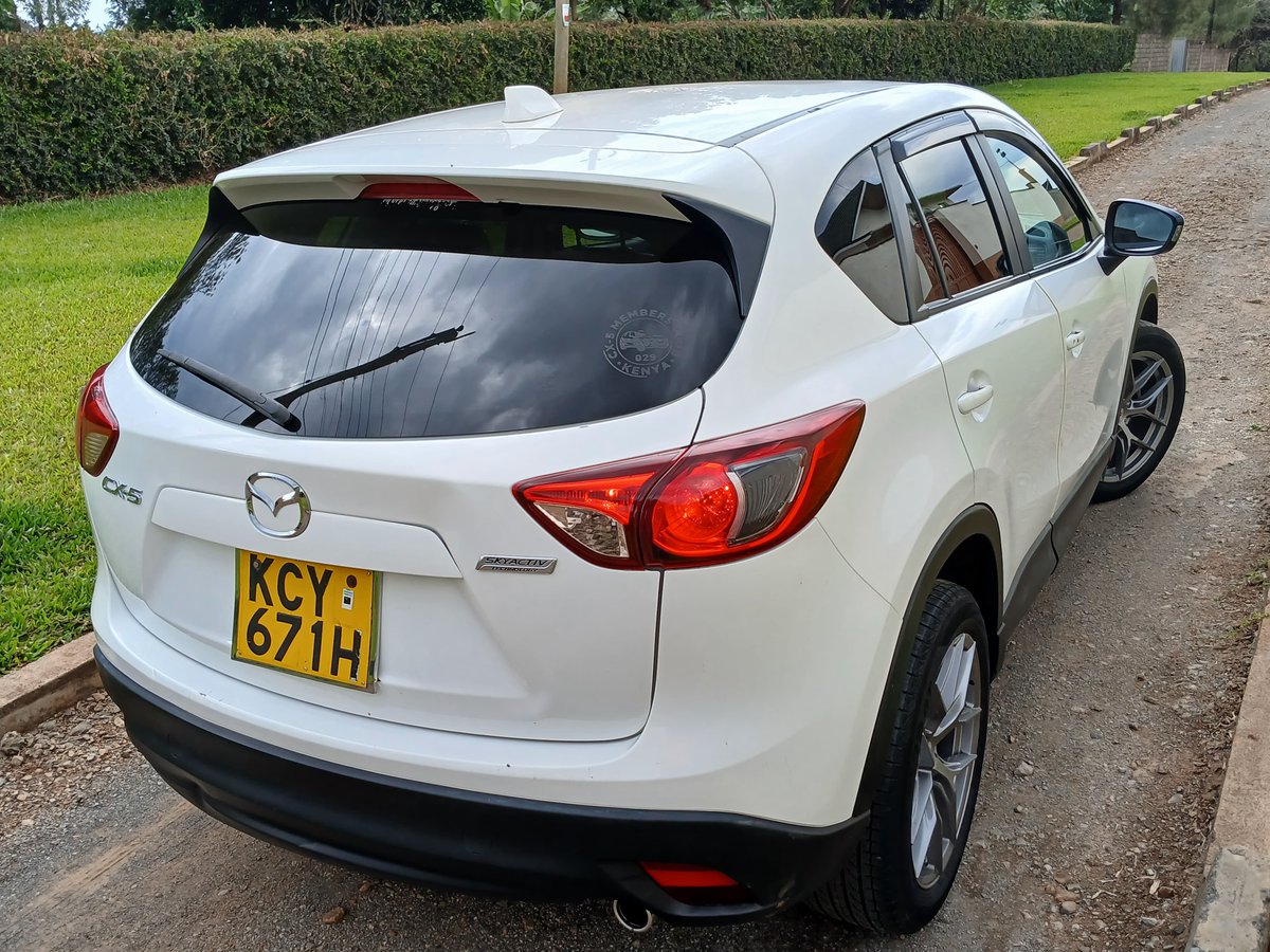 swiftmikes's tweet image. FOR SALE: 2013 MAZDA CX5 DIESEL
2.2L Skyactiv-D
173HP / 420Nm
6-Speed Auto 
Cruise Control
Leather Seats
💰 KES 1.48M
📞 0792 806474.