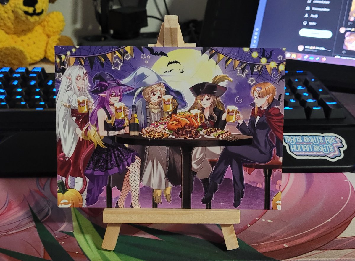 FrecheLexi's tweet image. ❗️❕️VERLOSUNG❕️❗️
🍌Halllo meine Lieben, ich habe auf dem Allianz Discord bereits Angekündigt dass, ich noch eine Postkarten Verlosung machen möchte. 
✉️Es gibt 3 Bundles jeweils bestehend aus einer Allianz-Hallloween-Postkarte und einer Lexi-Halloween-Postkarte zu…