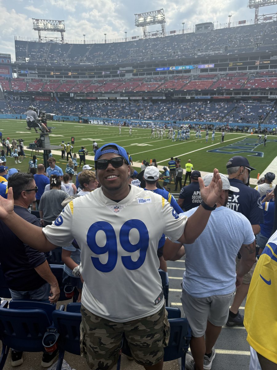 Mrupandgo_'s tweet photo. Hey @RamsNFL can I get a happy birthday shout out ???? Today I turn 37! https://t.co/ZA551sDkbi