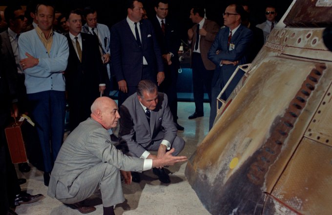 contactlight69's tweet photo. Dr. Robert R. Gilruth talks about the #Apollo6 unmanned mission's returned spacecraft during a visit to Houston by vice-presidential nominee Spiro T. Agnew. October 28, 1968
https://t.co/c3jCbURd2m
https://t.co/38OK3ZpPwh https://t.co/DYmDVHDRPN