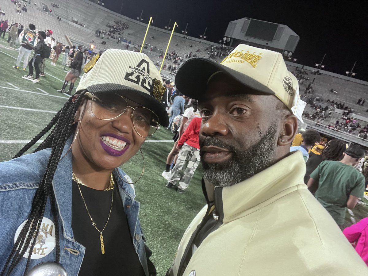 ayetorious's tweet photo. Me and Mayor at #MagicCityClassic
@bznupe https://t.co/jknxxKEd97