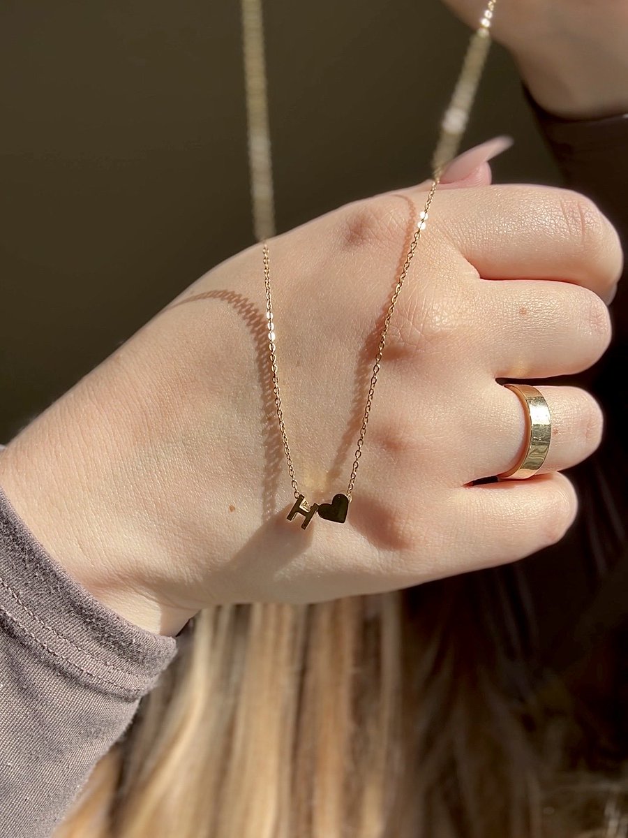 Hayastansafar's tweet photo. some photos from a recent jewelry collab ✨

#ugccommunity https://t.co/MrL6sDL2kZ
