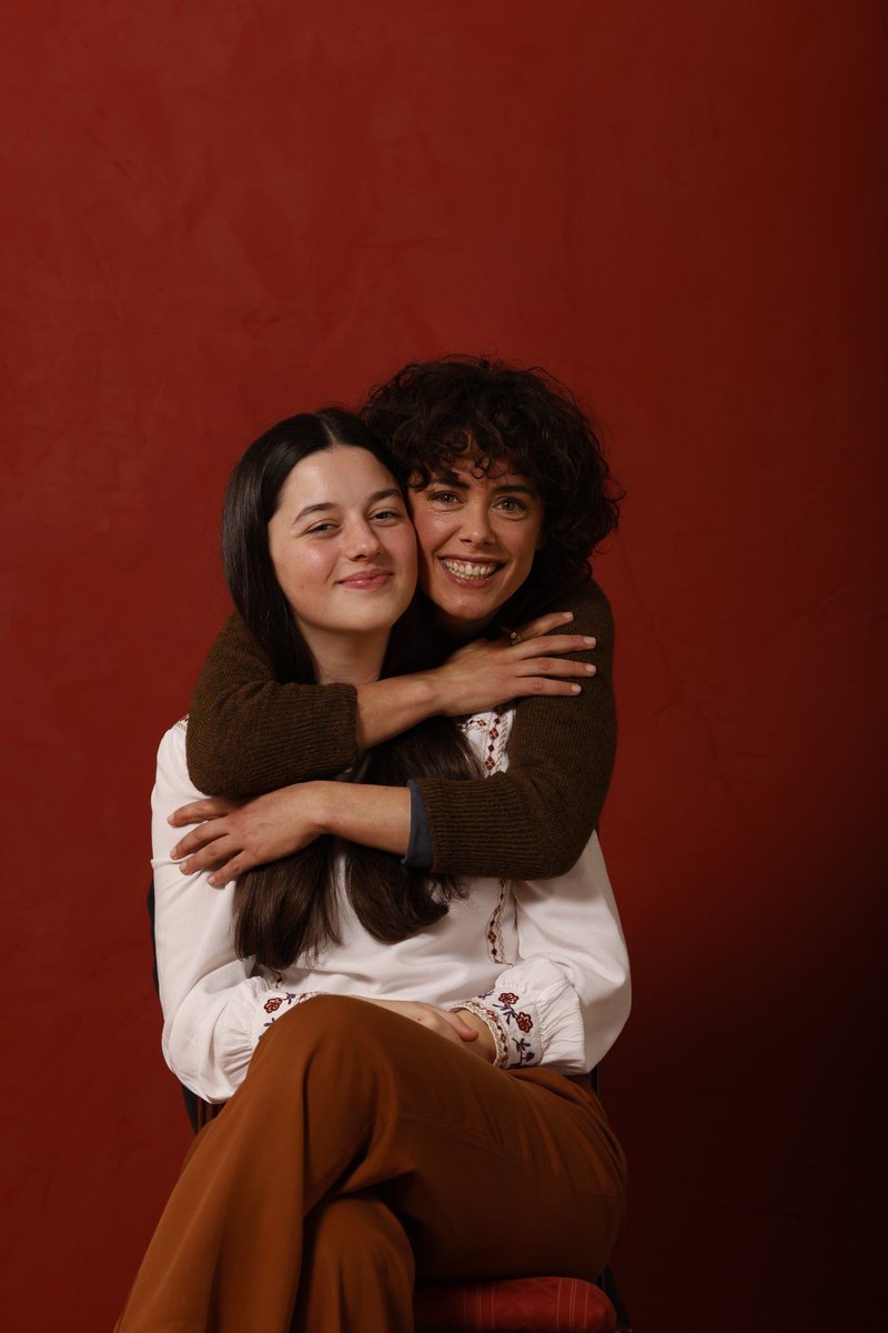 Maite y Ainara.
Patricia y Blanca.

Este abrazo, #LosDomingos ❤️🔥