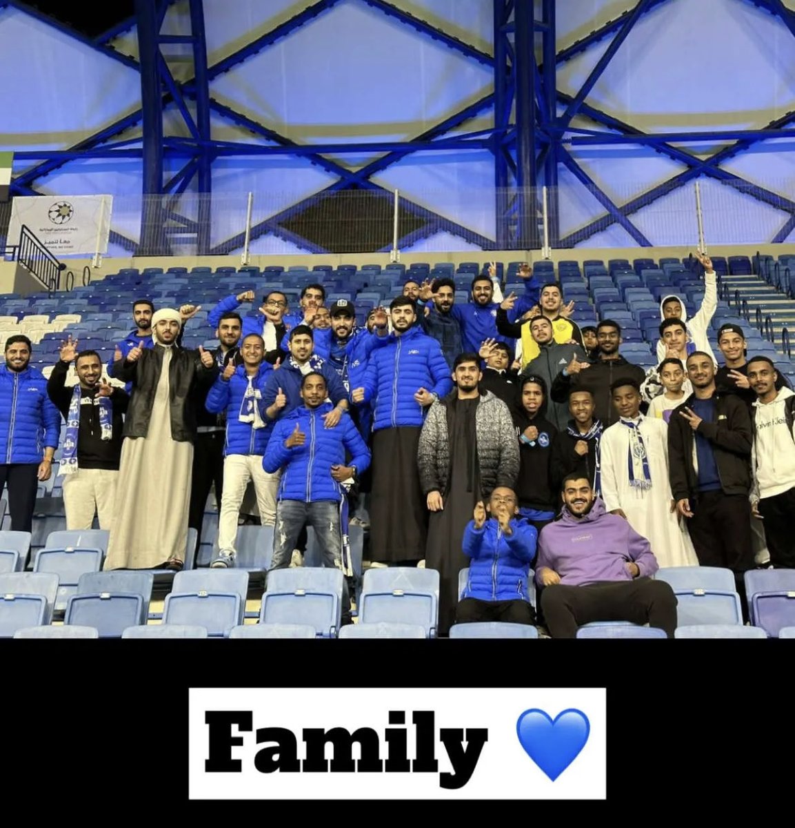 dxb7v7's tweet photo. شكراً للجدار الازرق 

كانت سنين حلوة وياكم، أكثر من 10 سنين شغل، تعب، وضحك، وذكريات ما تنسى.

تشرفت بمعرفتكم كلكم، ناس كفو وقلوب نظيفة.

ولا زال التواصل بينا في السوشال ميديا وفي الواقع، والجاي أجمل دايمًا إن شاء الله 💙 https://t.co/lu49b6d8dU