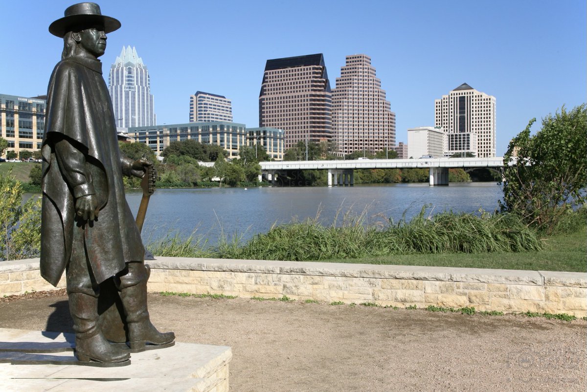 LinkedInAustin's tweet image. See you tomorrow at The iPic Theater at the Domain 6:00PM (10/280 - mailchi.mp/03505e084453/s… #LinkedInLocal #Austin #Networking #Jobs #Career