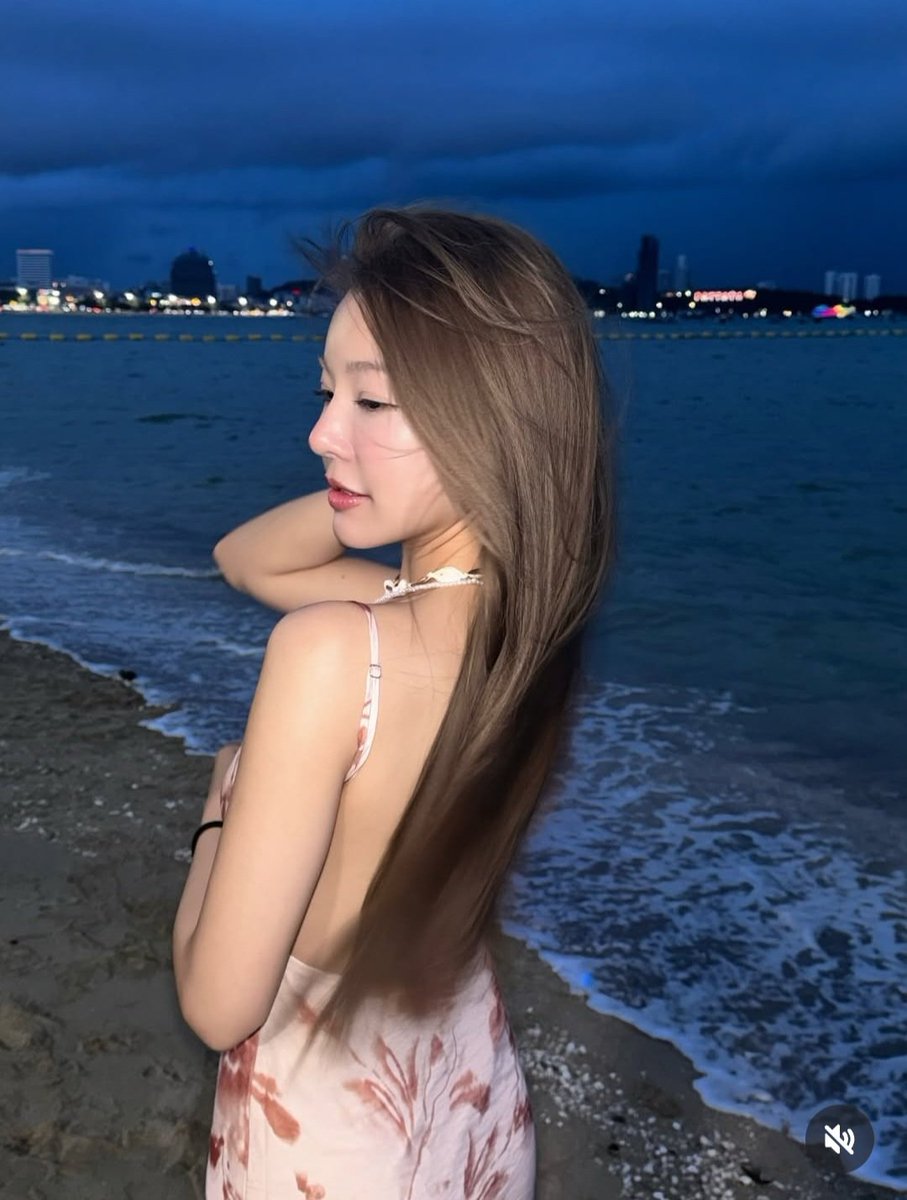 WKaewseekr57440's tweet image. เมษ์สวยเซ็กซี่มากอยากรู้ว่าใครถ่ายรูปให้เมษ์ วิวทะเลดึกสวยมาก🌊❤️🔥📷
#maywyda
