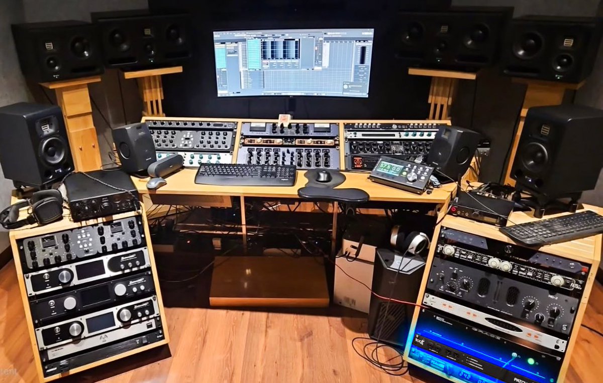 FlockAudio's tweet image. When your mix depends on it… there’s only one 𝗣𝗔𝗧𝗖𝗛.
At the foundation of thousands of pro workflows is 𝗣𝗔𝗧𝗖𝗛 — our flagship routing system.
Why? Because the world’s top engineers trust Flock Audio for reliability, precision, and sonic integrity.
#prosknow