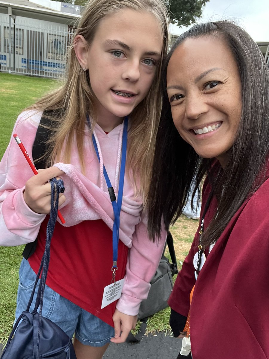 tetzlaff12351's tweet image. Red Ribbon! #ABCUSD