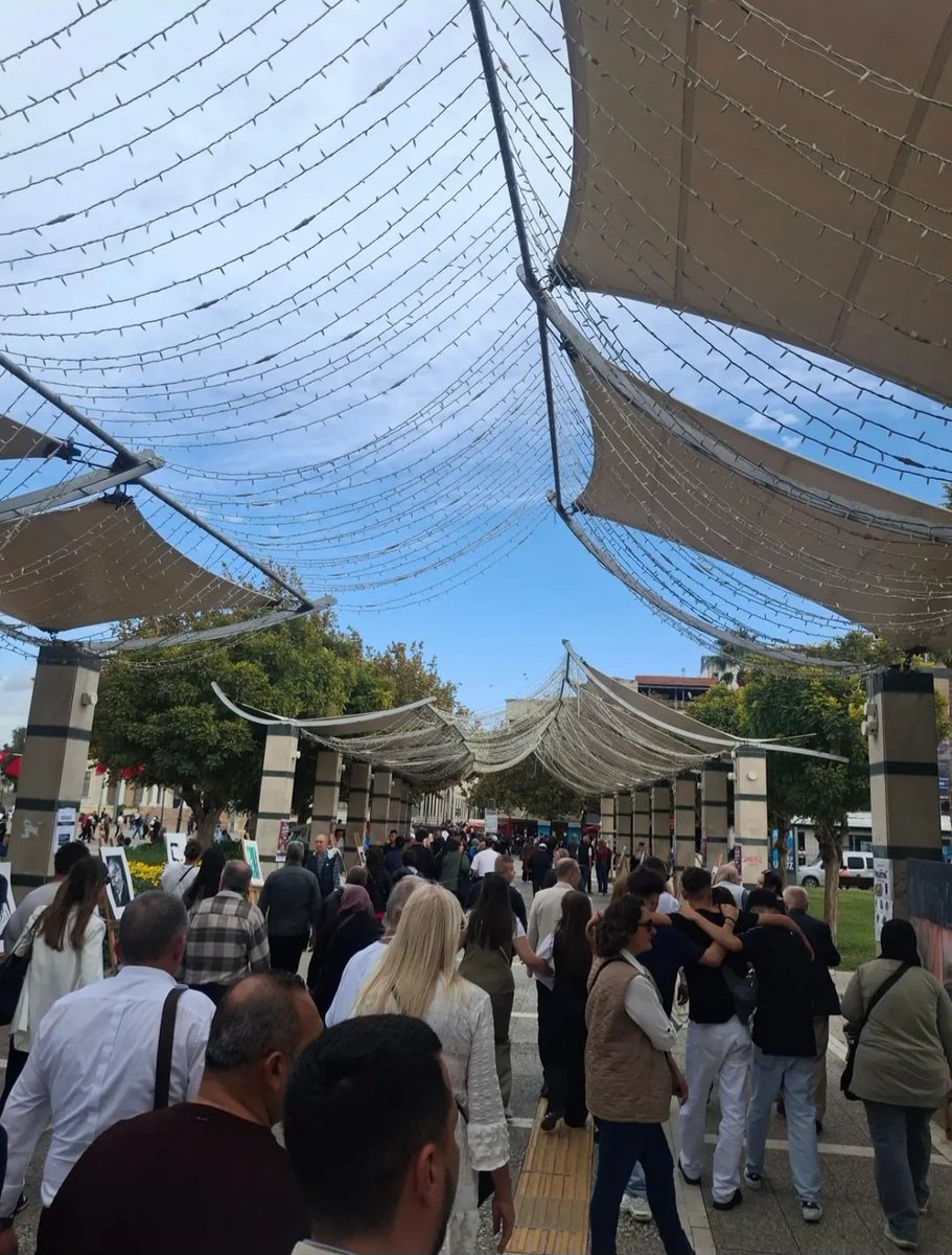 Sevgili kardeşim Prof.Dr. Tuba Gültekin'in müdürlük görevini yürüttüğü,#DokuzEylülÜniversitesi Eğitim Bilimleri Enstitüsü, cumhuriyet coşkusunu, 52 nadide eser ile  Konak Meydanına taşıdı. Yaşasın cumhuriyet, yaşasın sanat.
#29Ekim 
#Cumhuriyet
#Sergi
#İzmir
#Konak